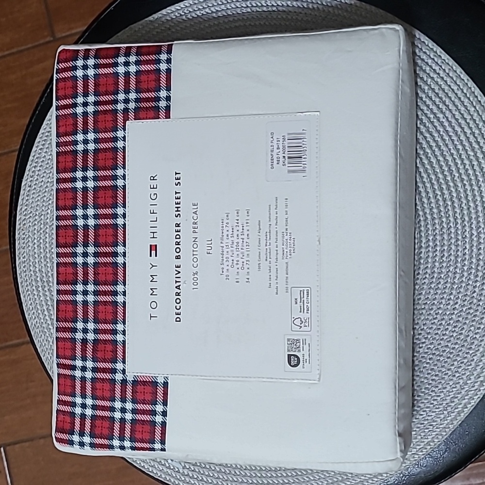Tommy Hilfiger Full Sheet Set - Picture 2 of 4